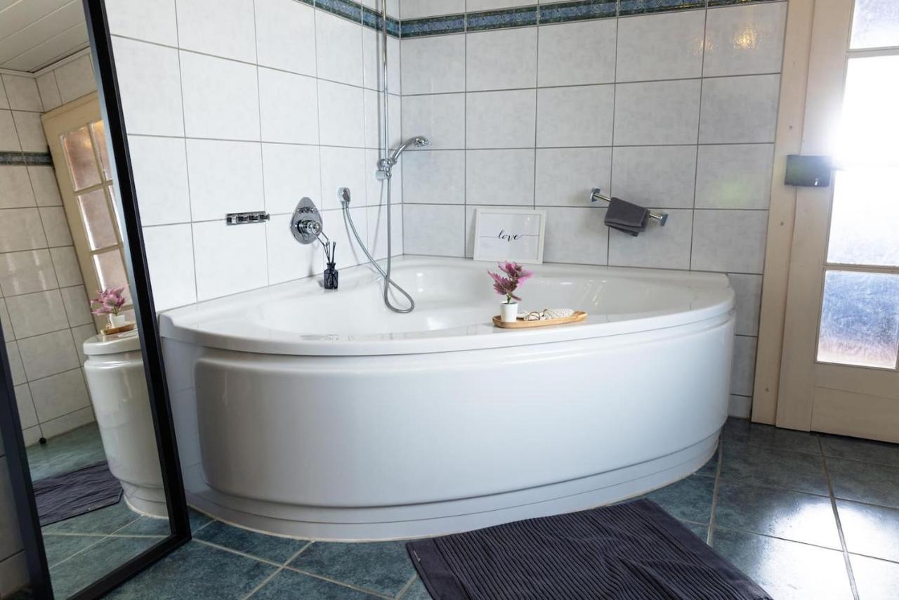 Vulkan-Lodge Ferienhaus Rieden  ภายนอก รูปภาพ