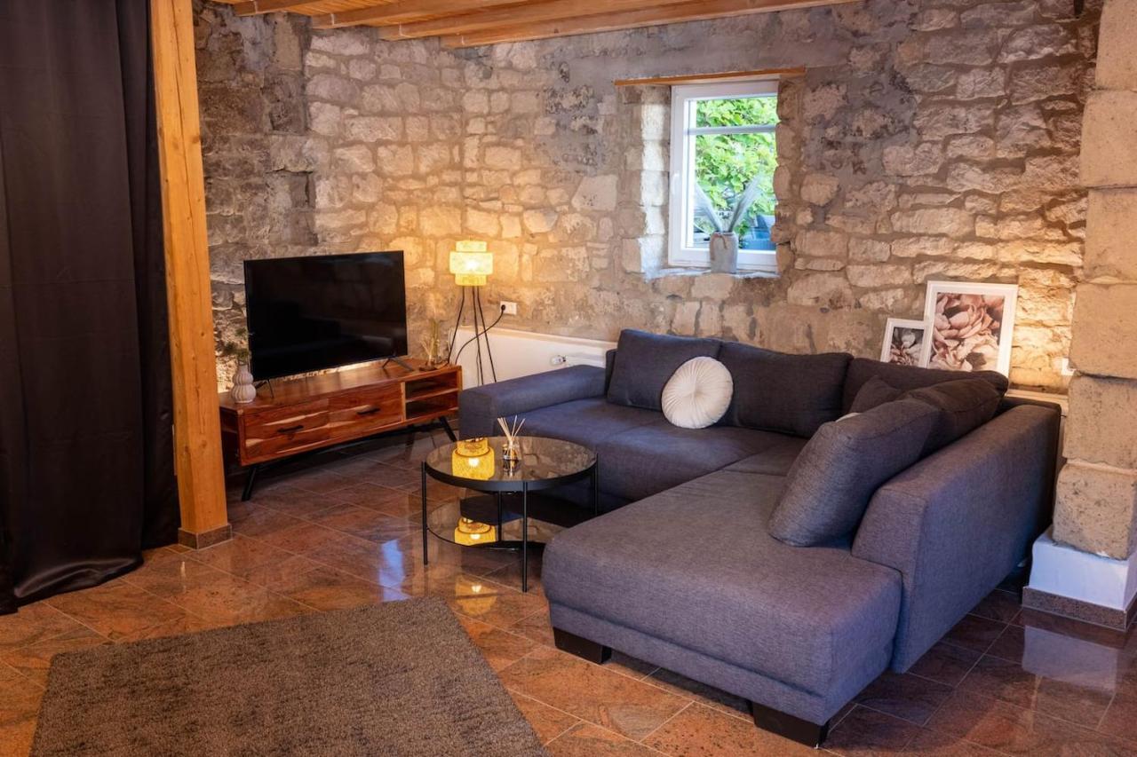 Vulkan-Lodge Ferienhaus Rieden  ภายนอก รูปภาพ